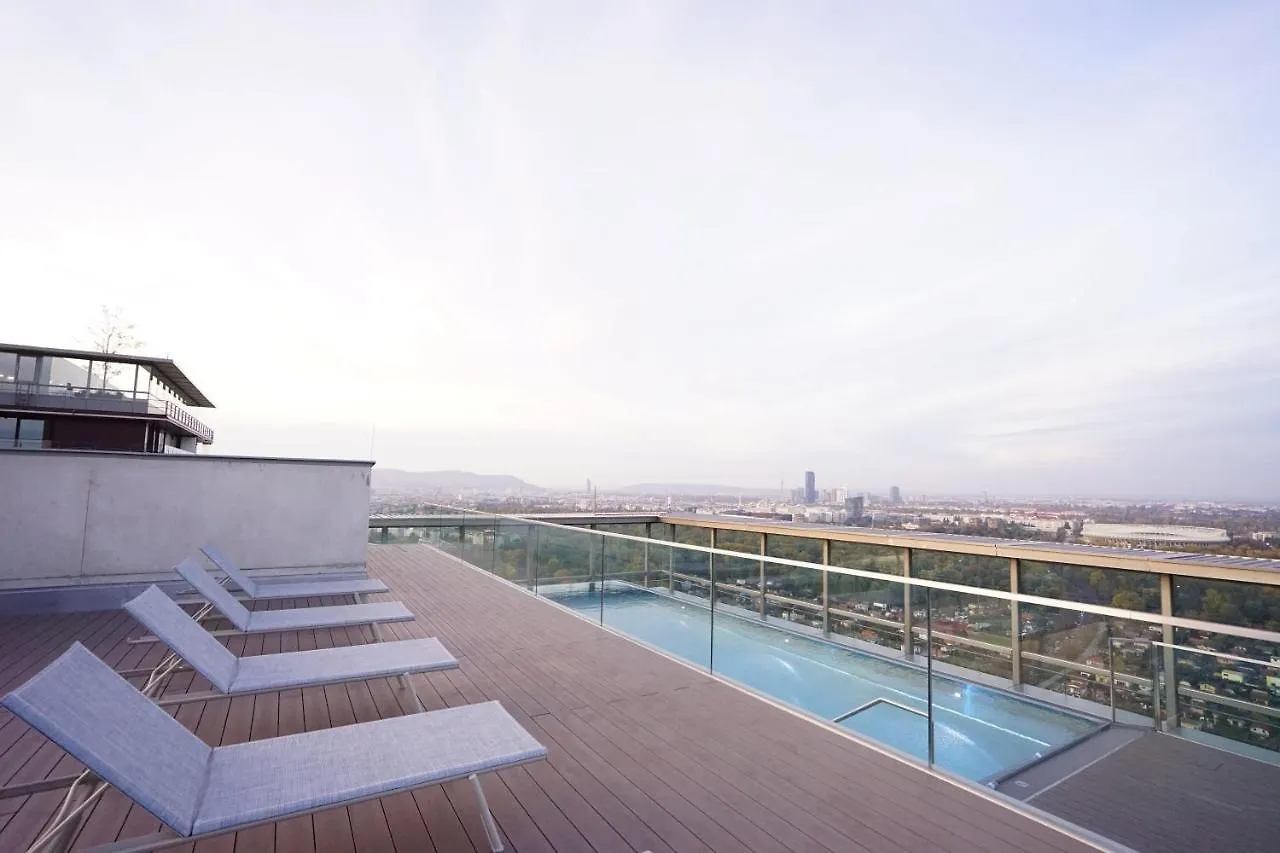 Suite In High-Rise On The Danube Vienna