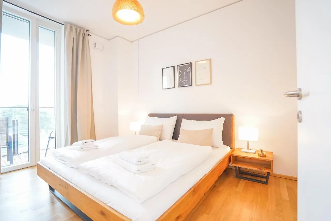 Suite In High-Rise On The Danube Vienna 0*,
