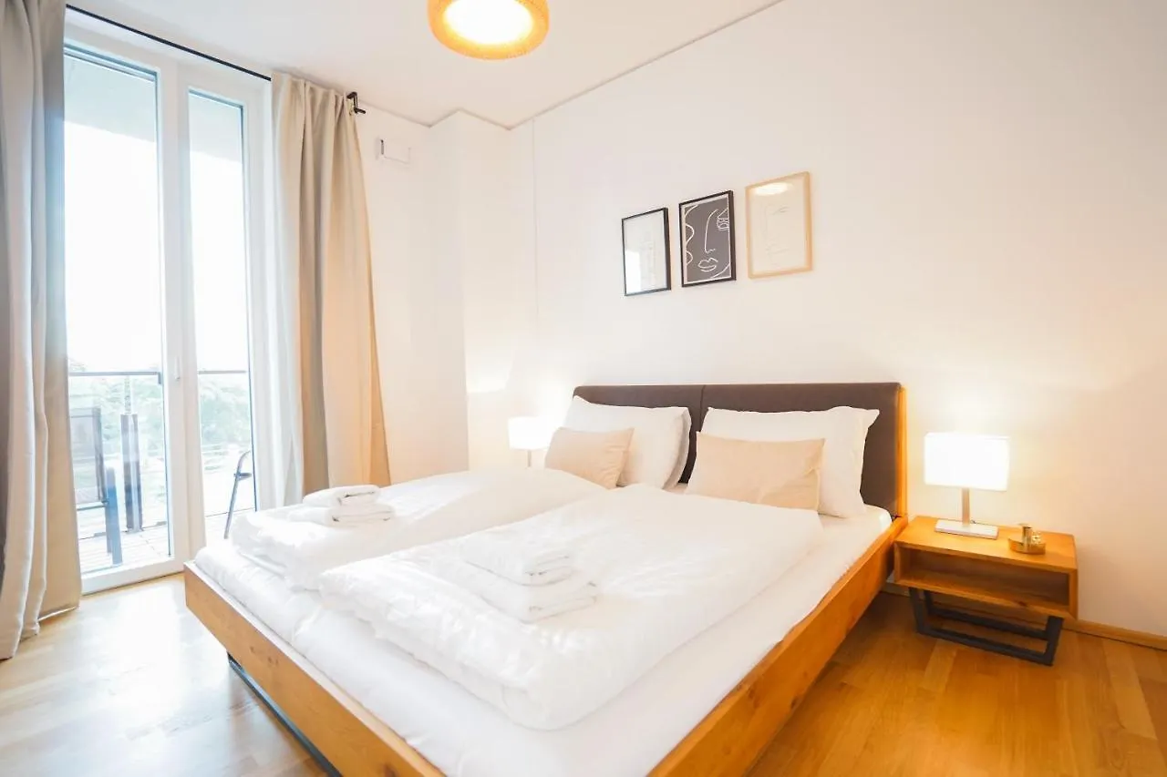 Apartment Suite In High-Rise On The Danube Vienna Austria